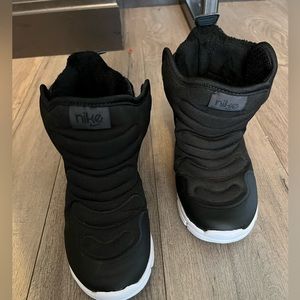 Nike little boys snow boots